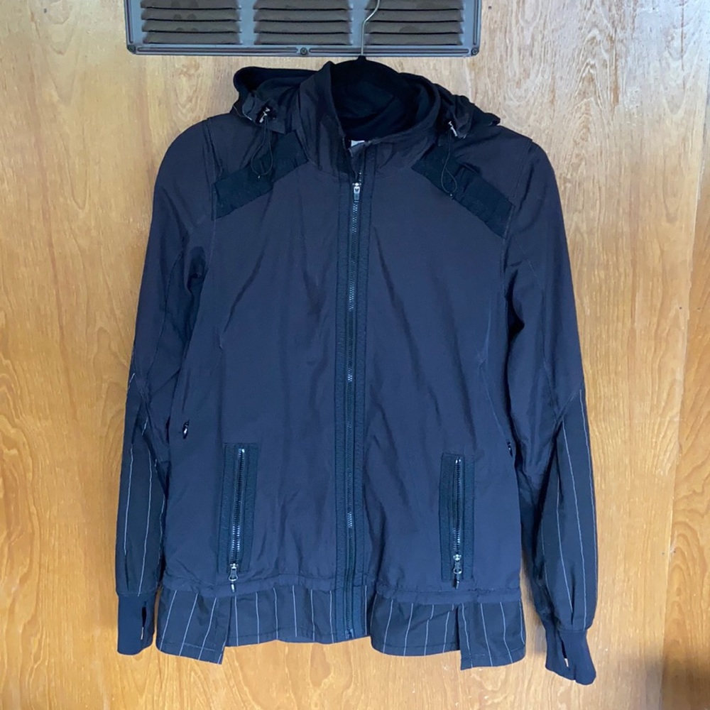 Lululemon windbreaker/rain jacket